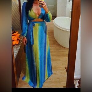 Bought this beautiful, set blue and green from a boutique.